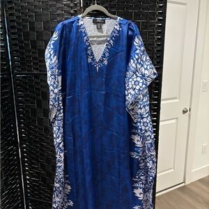 Midnight Velvet Blue and White Patterned Kaftan